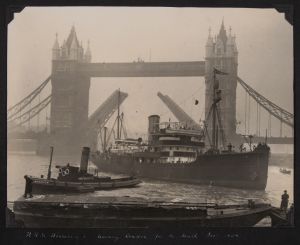 rrs discovery ii leaving london, december 1929 